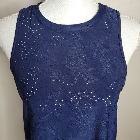 W5 Eyelet Navy Tank Top Medium - Picture 2 of 7